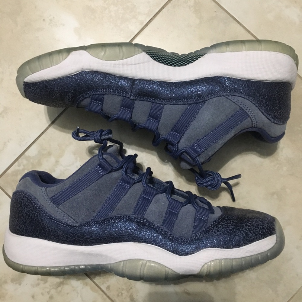 Air Jordan 11 blue moon size 7